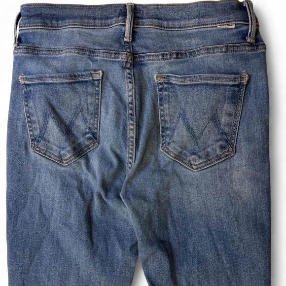 MOTHER The Weekender Frayed Flare Jeans in First Mate - Size 29 - Picture 7 of 15